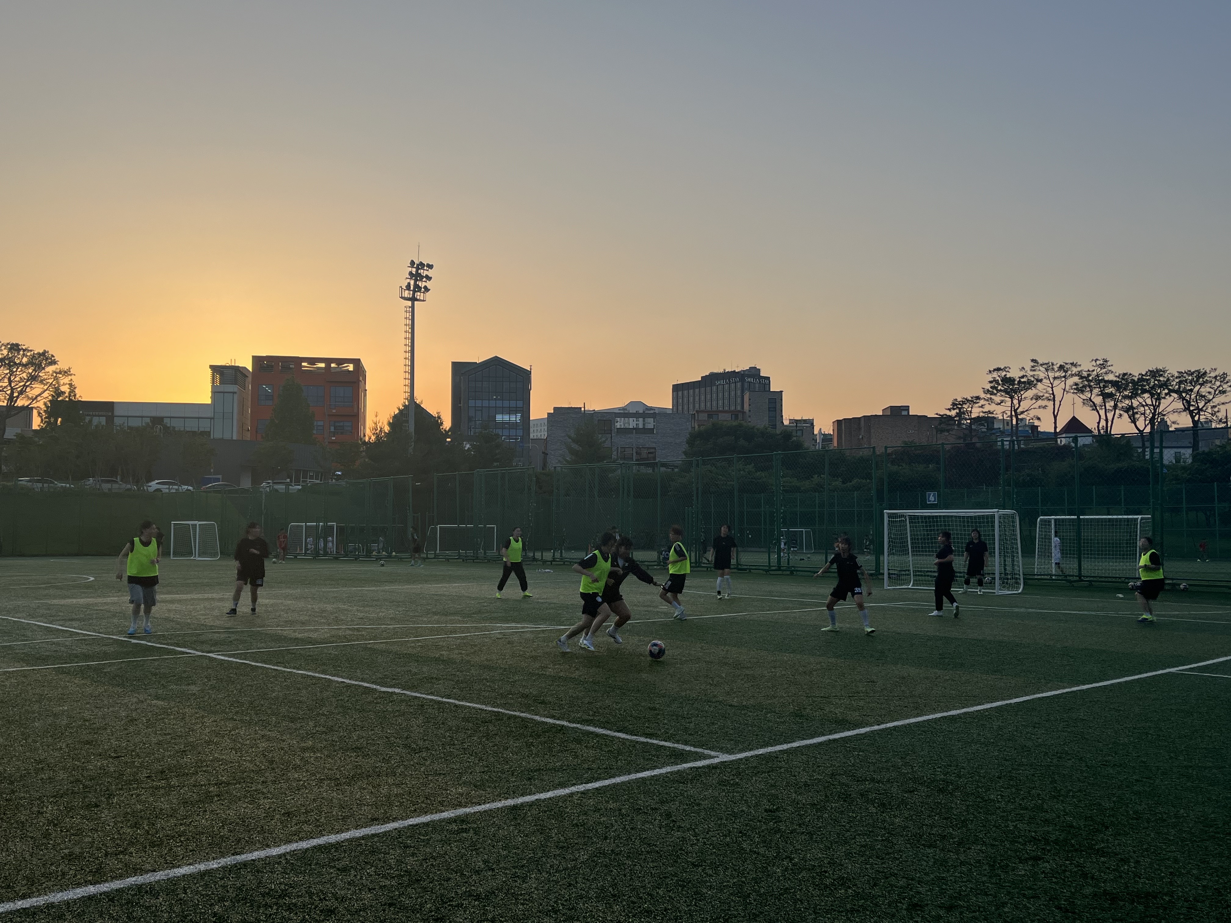 사진2_천안시 여성들과 함께 하는 ‘천안시티FC 위민’, 2024시즌 훈련 본격 돌입!.jpg