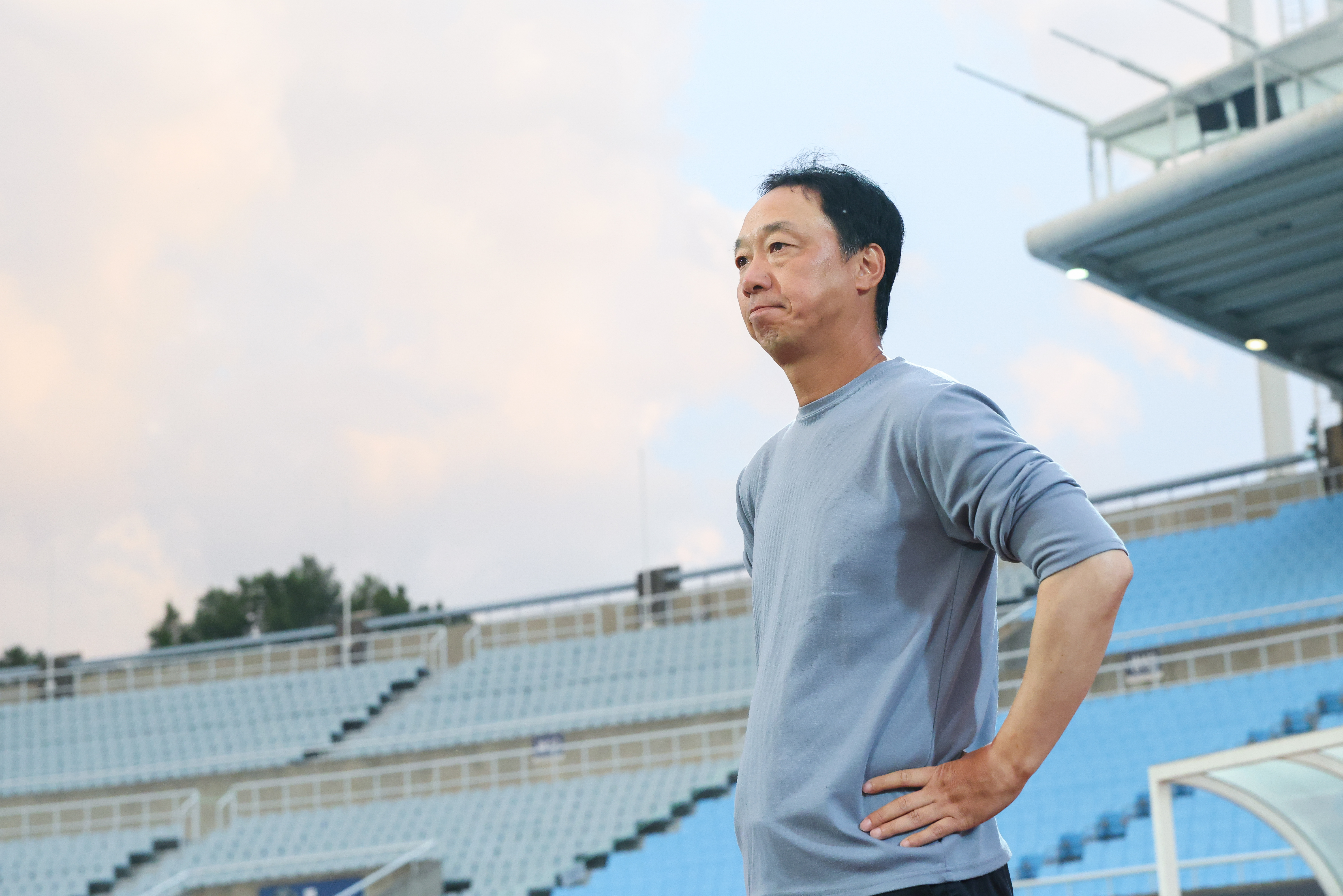 퇴근 후엔 축구 보러! 천안시티FC, 김해와 프로 첫 격돌_사진1.jpg