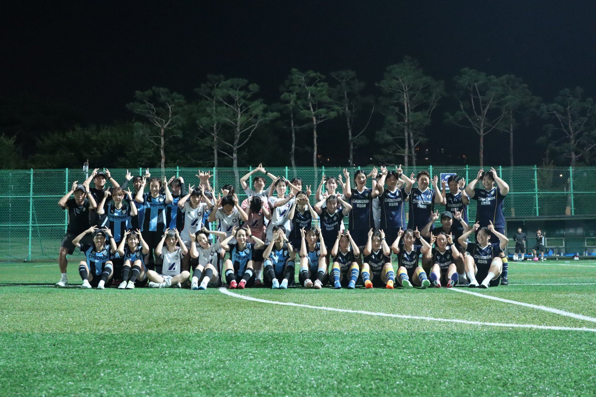 천안시티FC-충남아산FC-충북청주FC 단체사진1.jpg